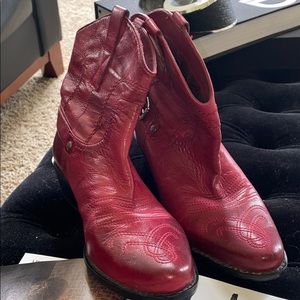 RED FRANCO SARTO ANKLE BOOTS